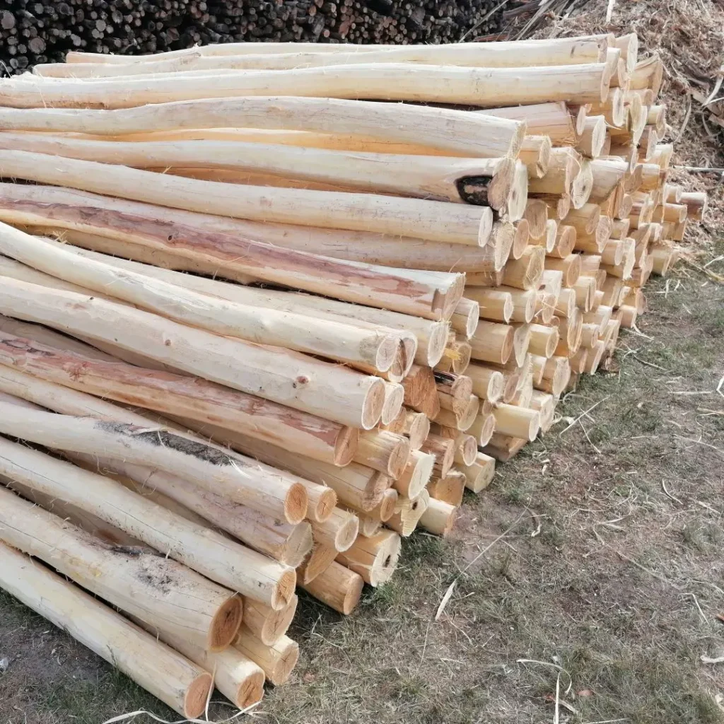 2,5m-es | vékony, háncsolt | akác oszlop